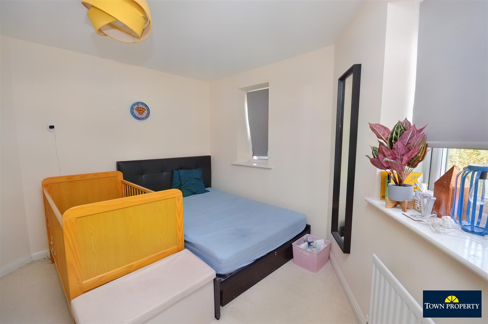 Property Details for Weavers Close Eastbourne BN21 2BA Town Property